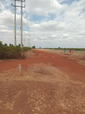 10 Acres Touching Mombasa-Nairobi Highway in Sultan Hamud Is for Sale