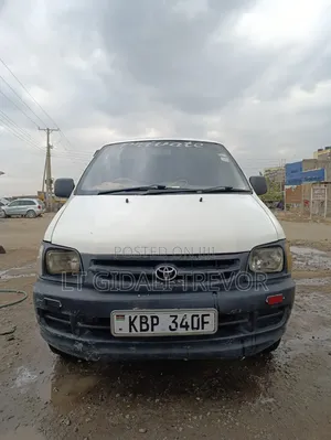 Toyota HiAce 2007 White