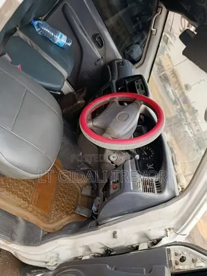 Toyota HiAce 2007 White