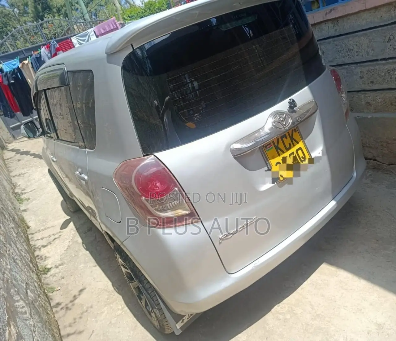 Toyota Ractis 2009 Silver