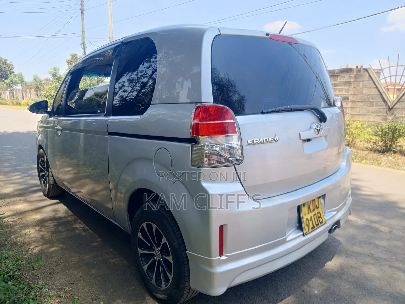 Toyota Spade 2016 Beige