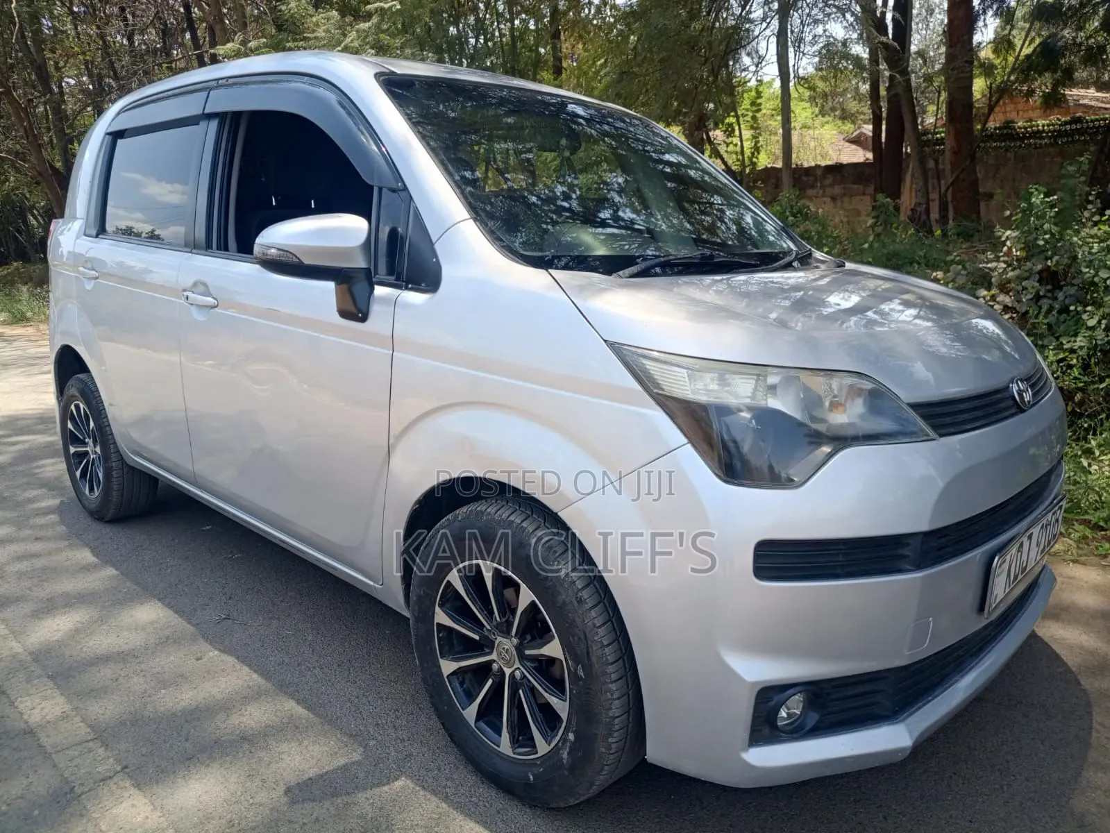 Toyota Spade 2016 Beige