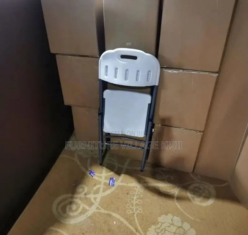 Office Furniture: Foldable, Stackable Plastic Chair