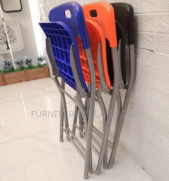 Office Furniture: Foldable, Stackable Plastic Chair - thumbnail 14