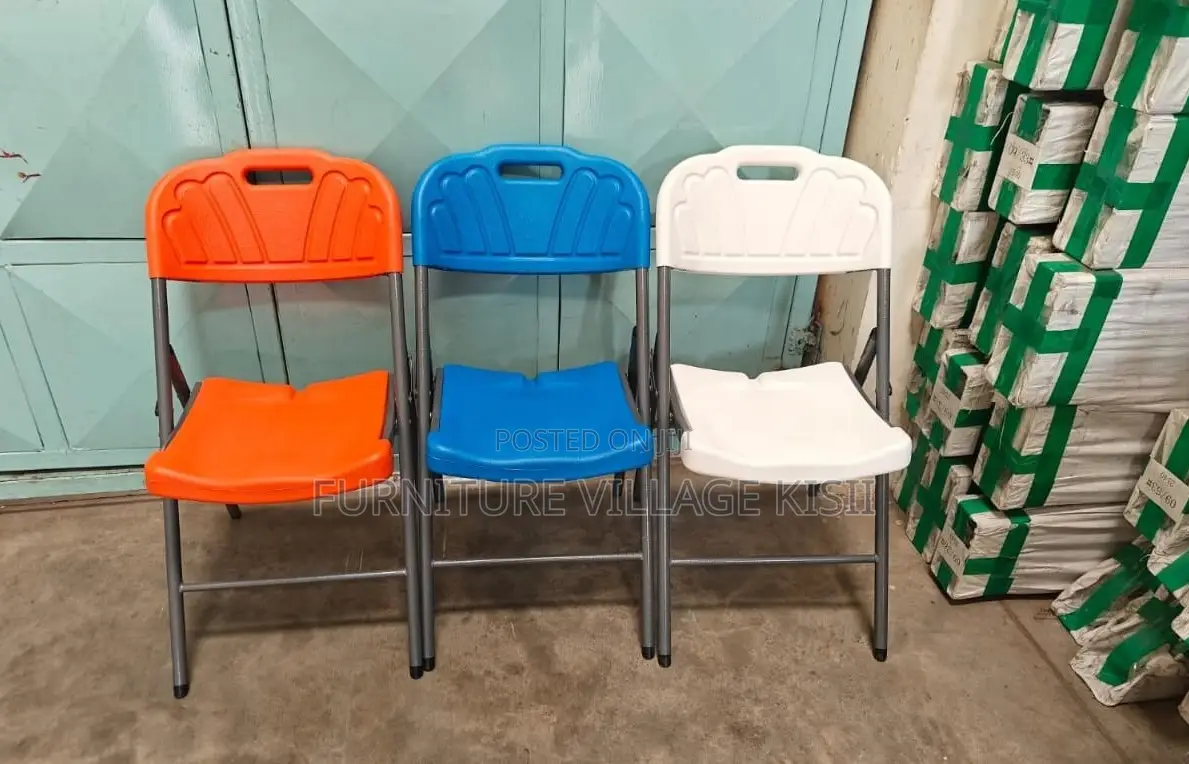 Office Furniture: Foldable, Stackable Plastic Chair