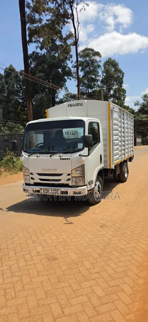 Isuzu NMR Cover