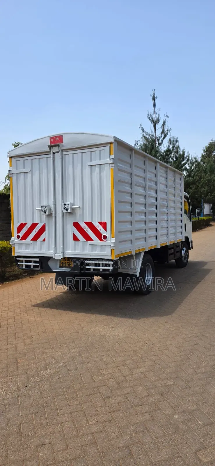 Isuzu NMR Cover
