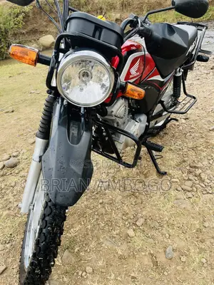 Honda CB 2024 Red