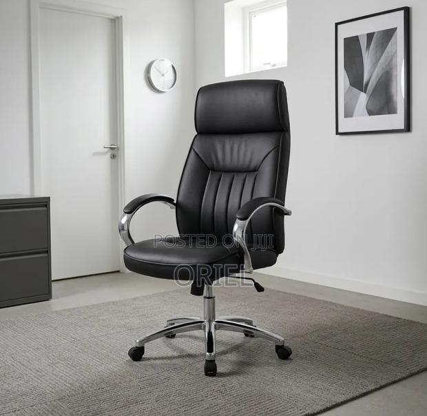 Office Chair : Executive Black Padded Leather Office Chair - thumbnail 9