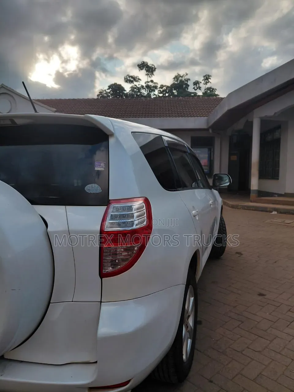 Toyota RAV4 2012 White