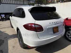 Porsche Cayenne 2014 White