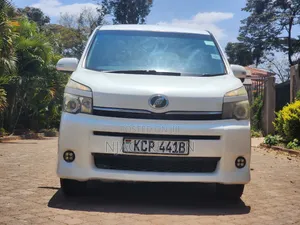 Toyota Voxy 2010 White