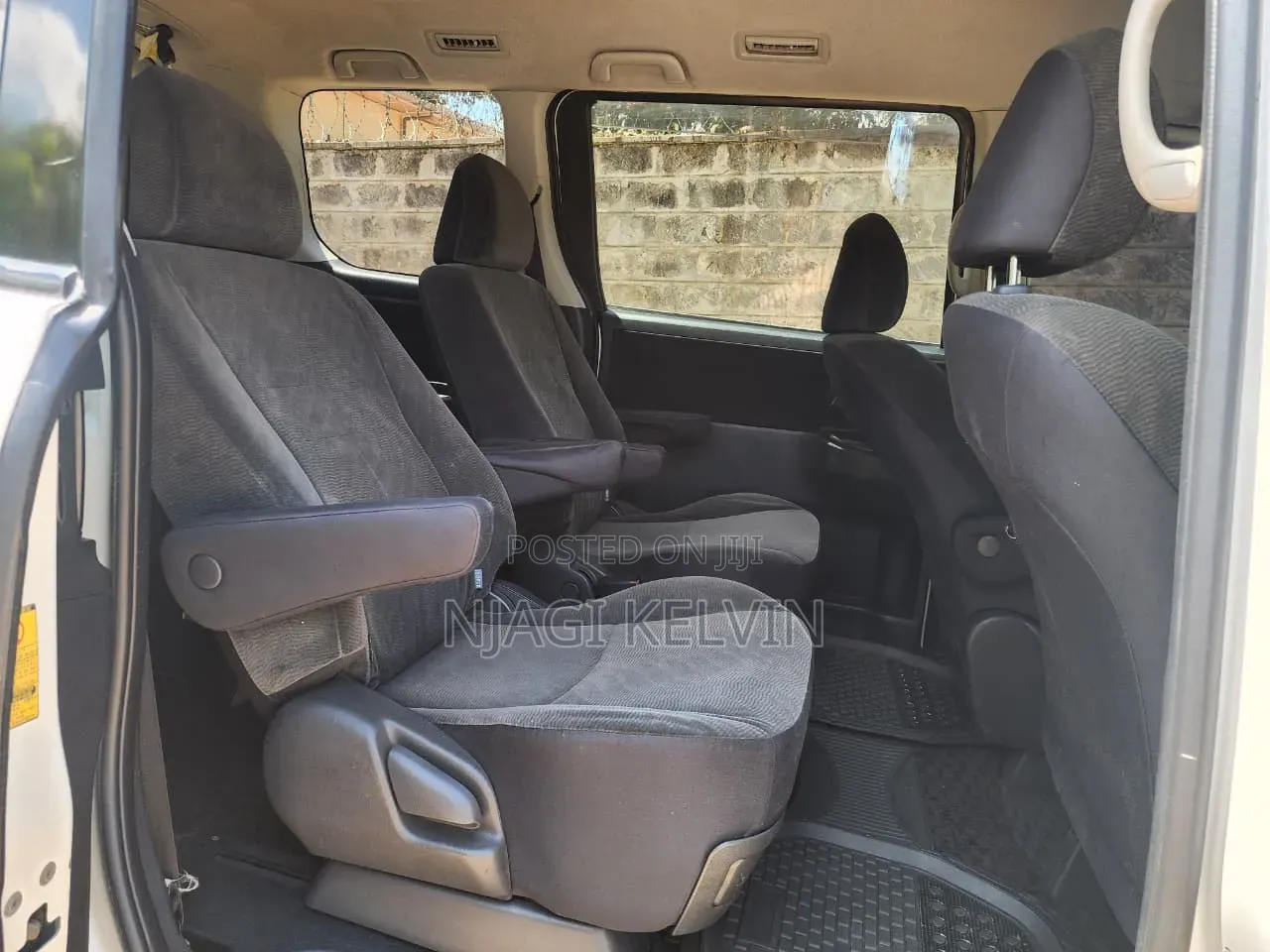 Toyota Voxy 2010 White