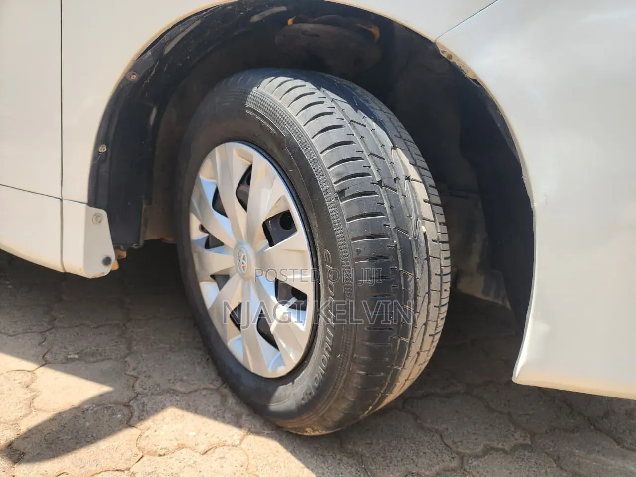 Toyota Voxy 2010 White