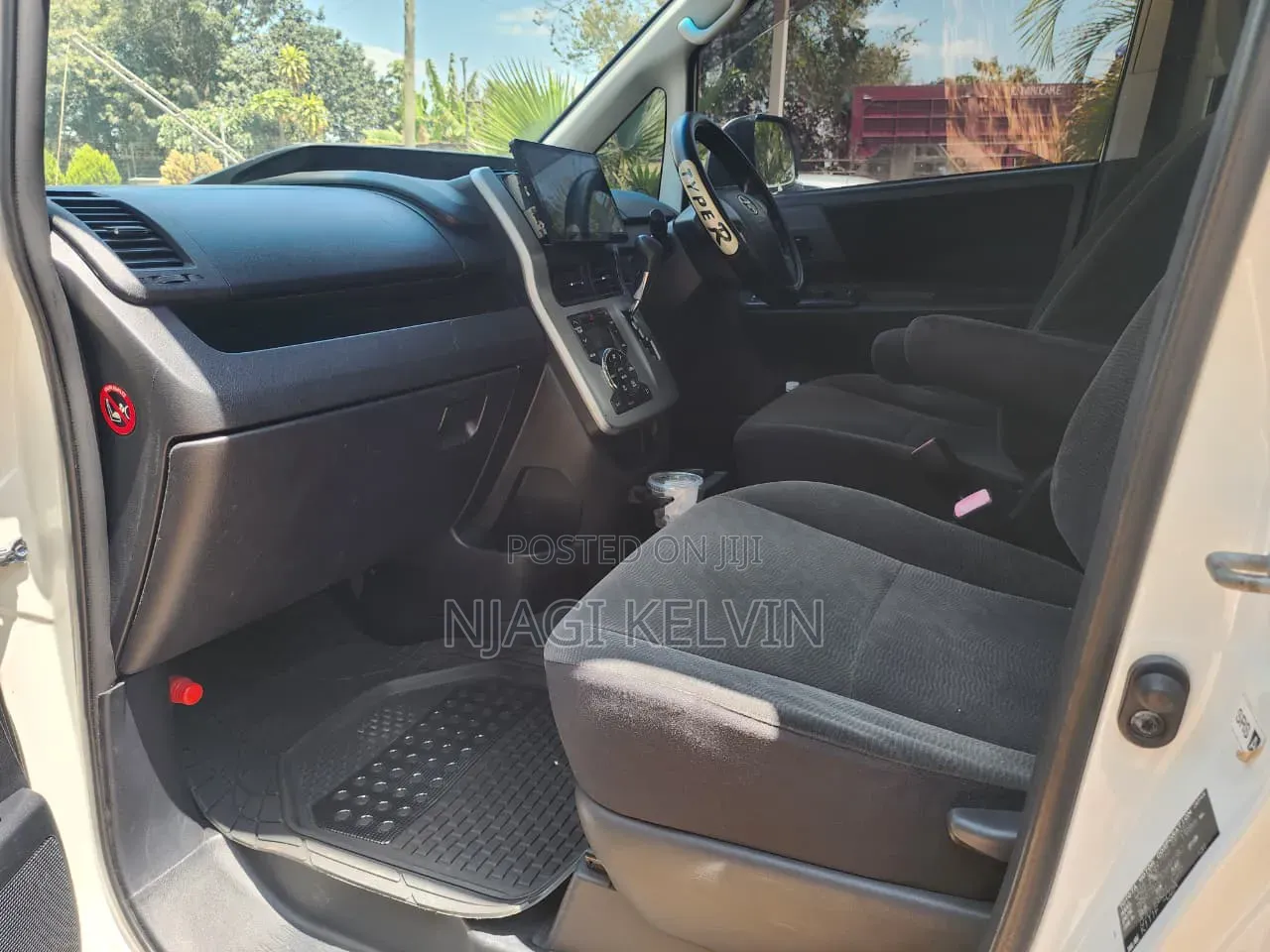 Toyota Voxy 2010 White