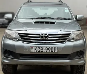 Toyota Fortuner 2014 Silver