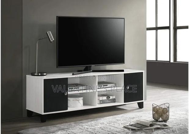 Premium Two-Tone 5ftTV Console Media Center - thumbnail 2