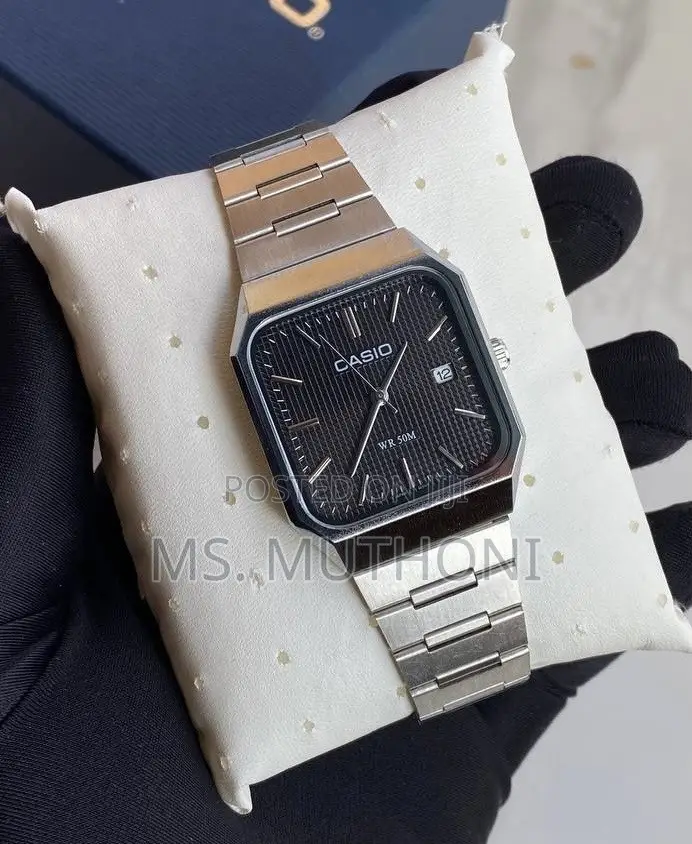 Silver Strap /Black Dial Retro-Styled Square Analog Timepiece