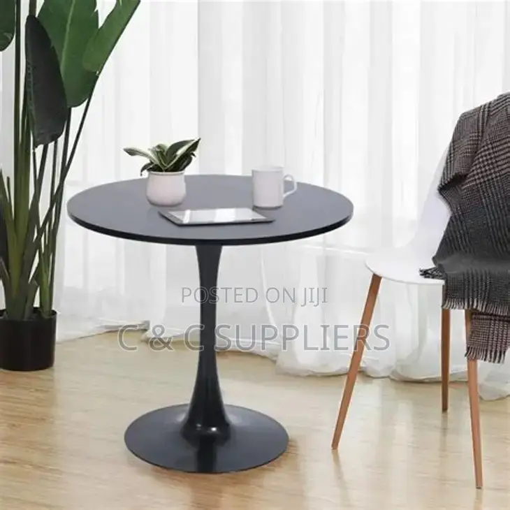 Tulip Base Marble Table