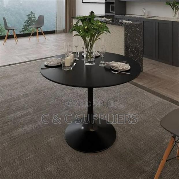 Tulip Base Marble Table - thumbnail 2