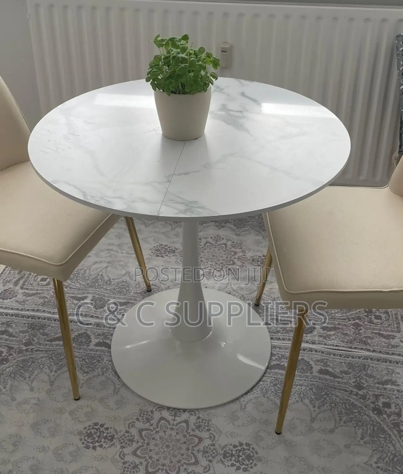 Tulip Base Marble Table