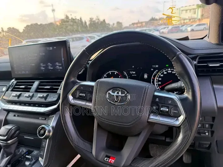 Toyota Land Cruiser 2023 Teal