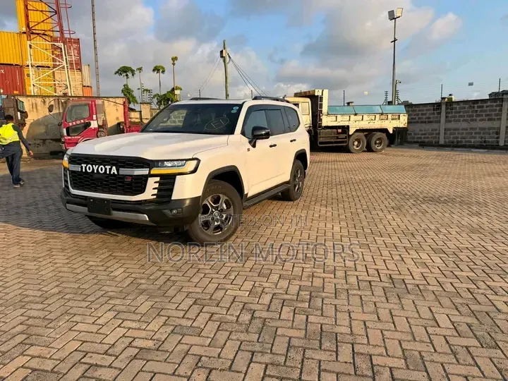 Toyota Land Cruiser 2023 Teal