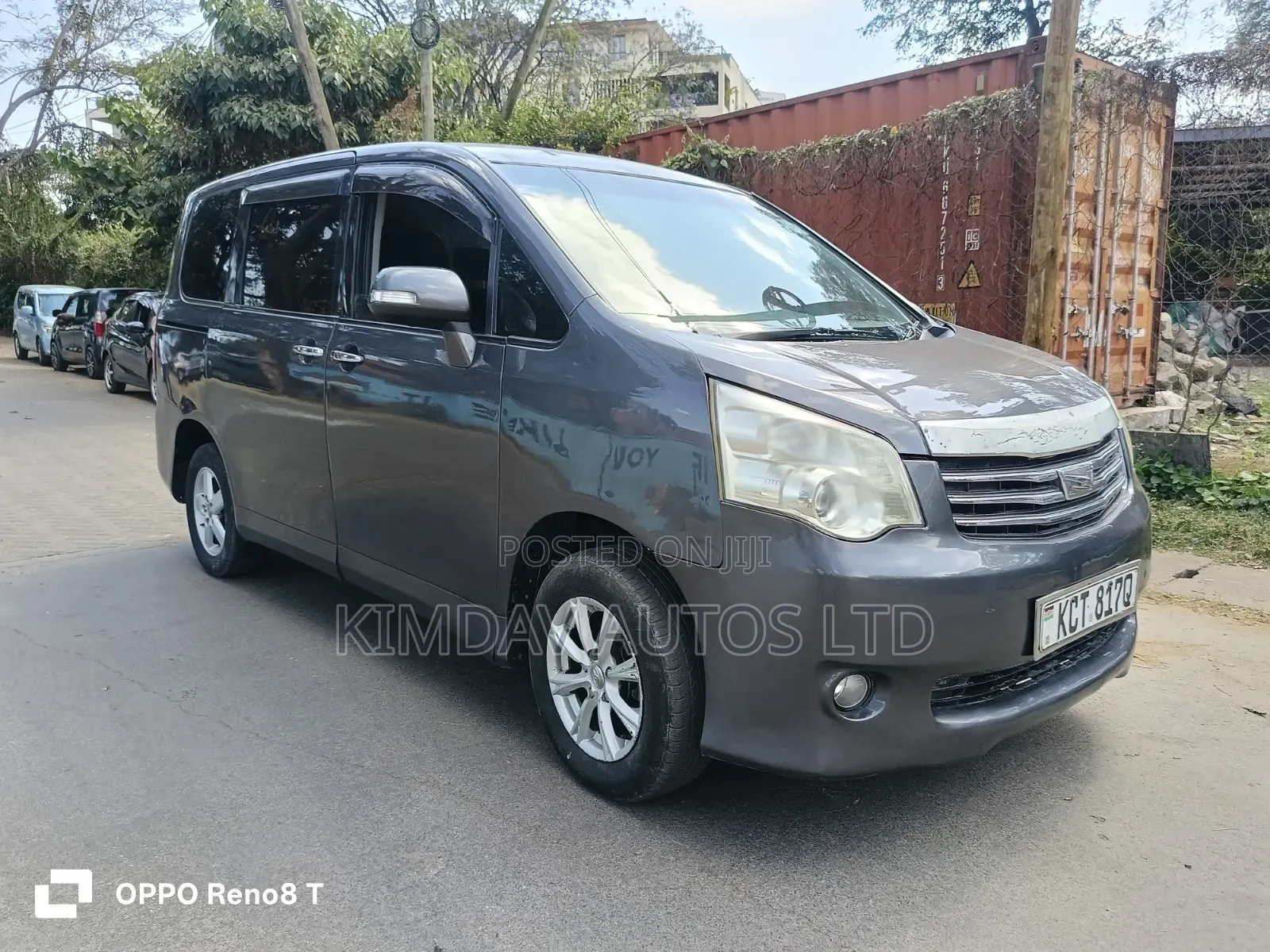 Toyota Noah 2011 Gray