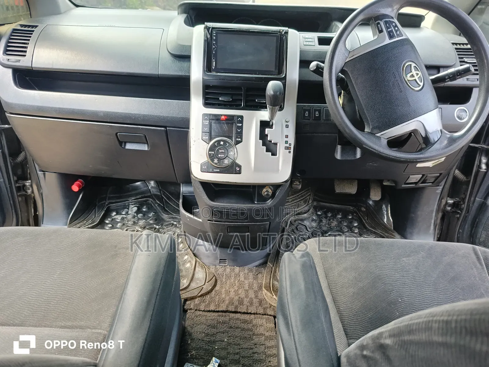 Toyota Noah 2011 Gray