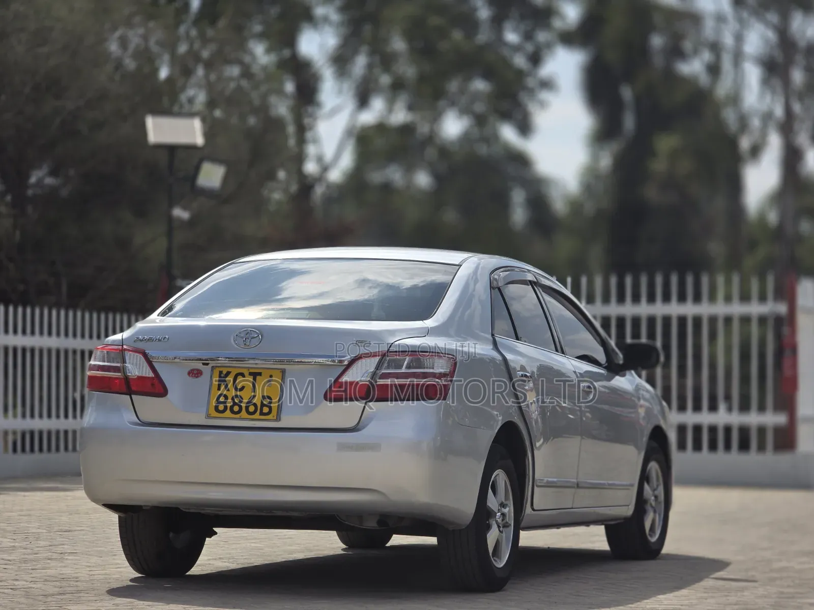 Toyota Premio 2012 Silver