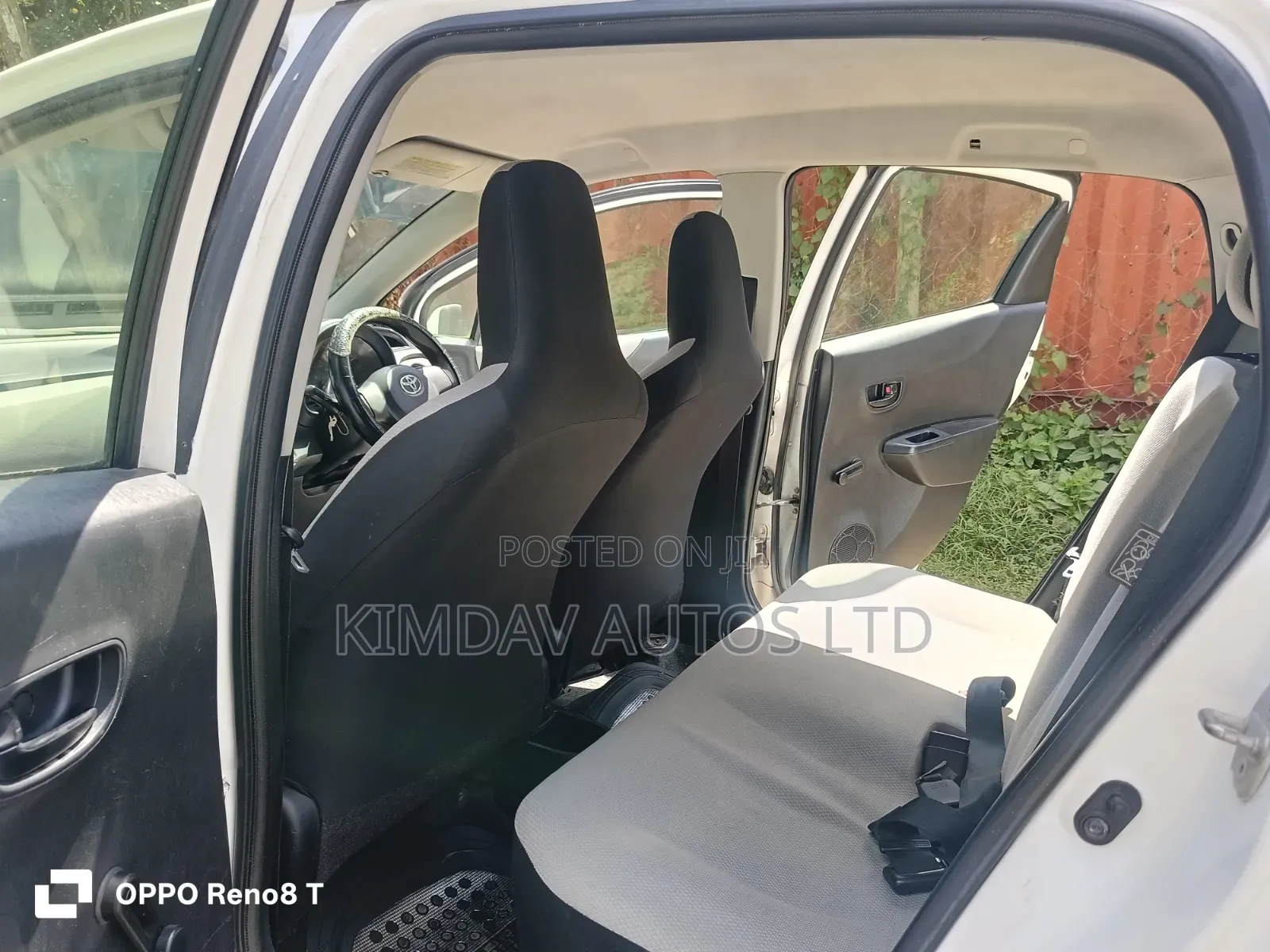 Toyota Vitz 2011 White