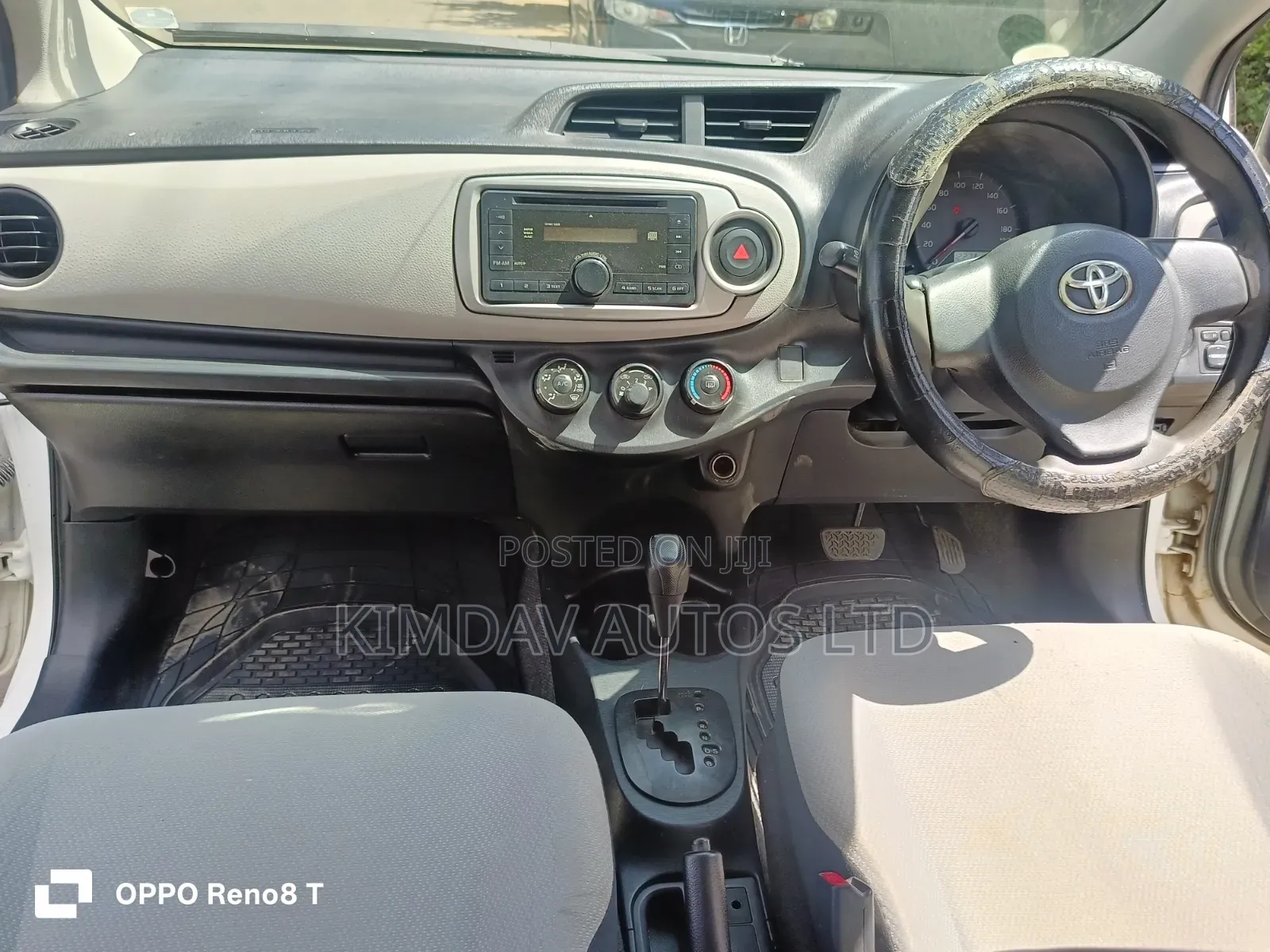 Toyota Vitz 2011 White