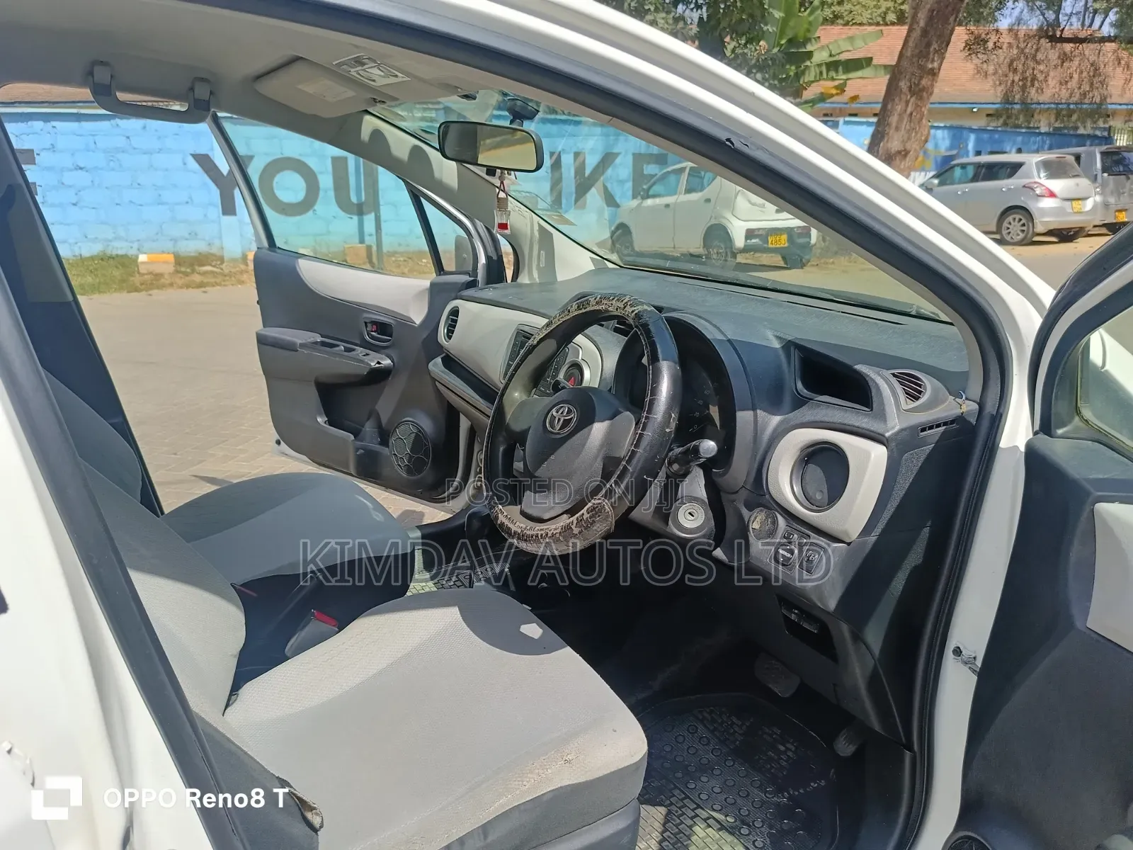 Toyota Vitz 2011 White