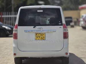 Toyota Noah 2009 White