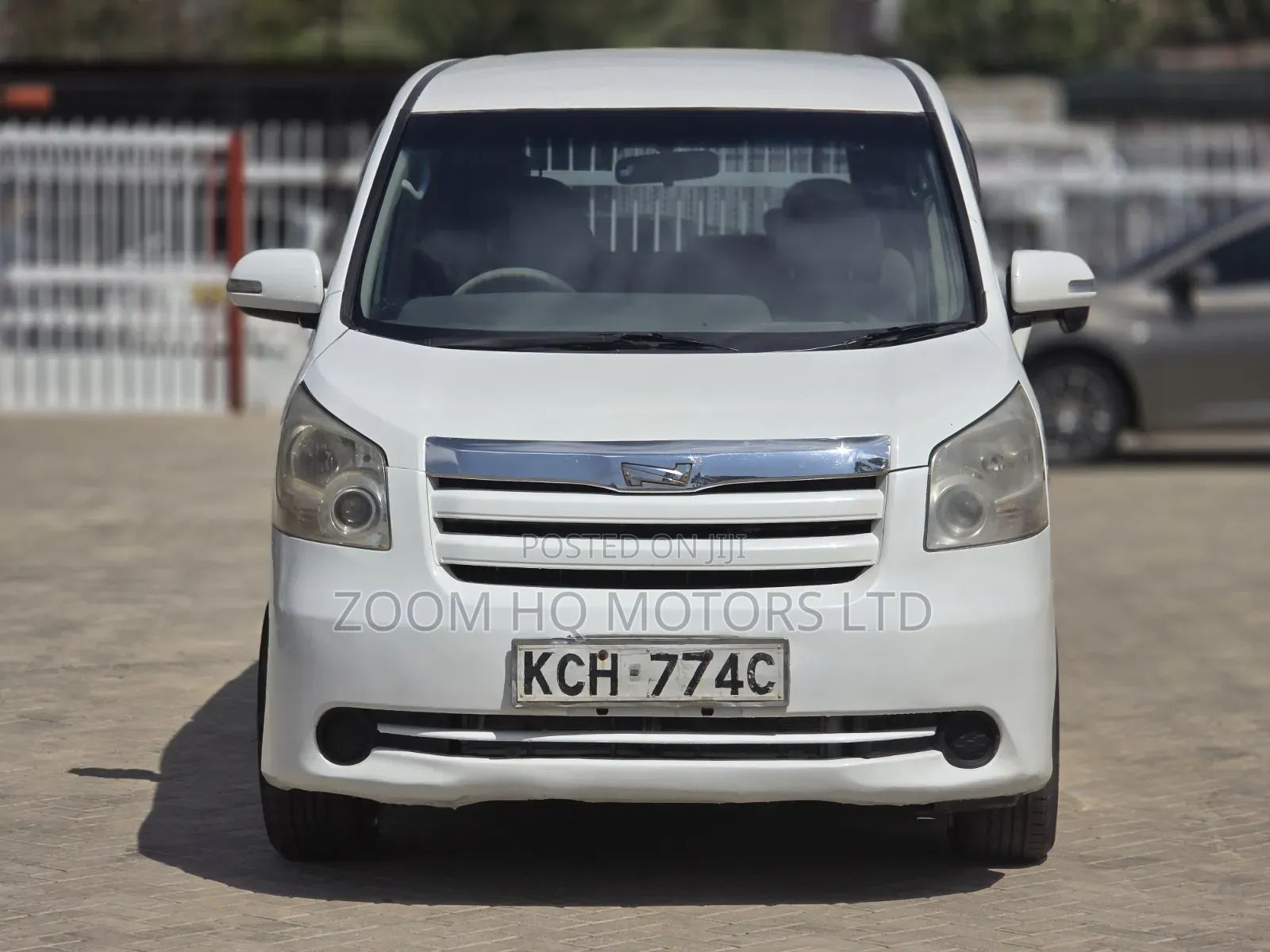 Toyota Noah 2009 White