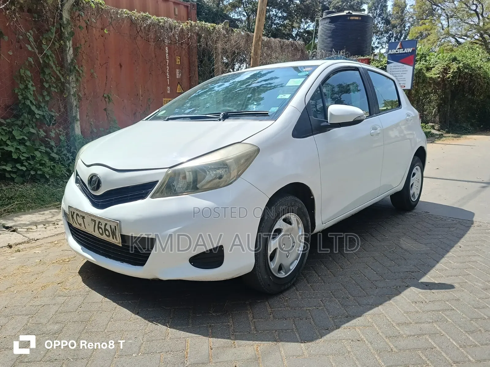 Toyota Vitz 2011 White