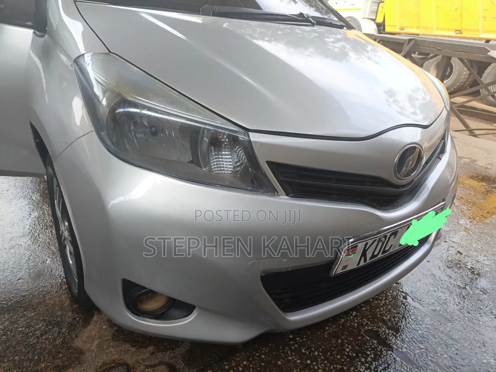 Toyota Vitz 2014 Silver