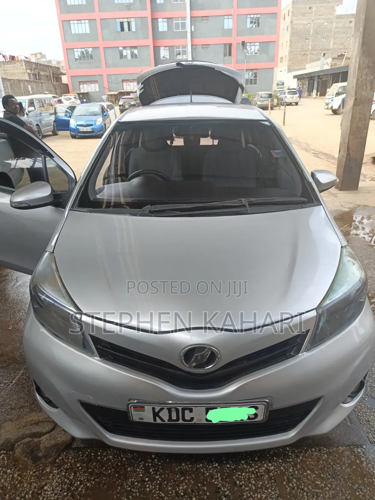 Toyota Vitz 2014 Silver