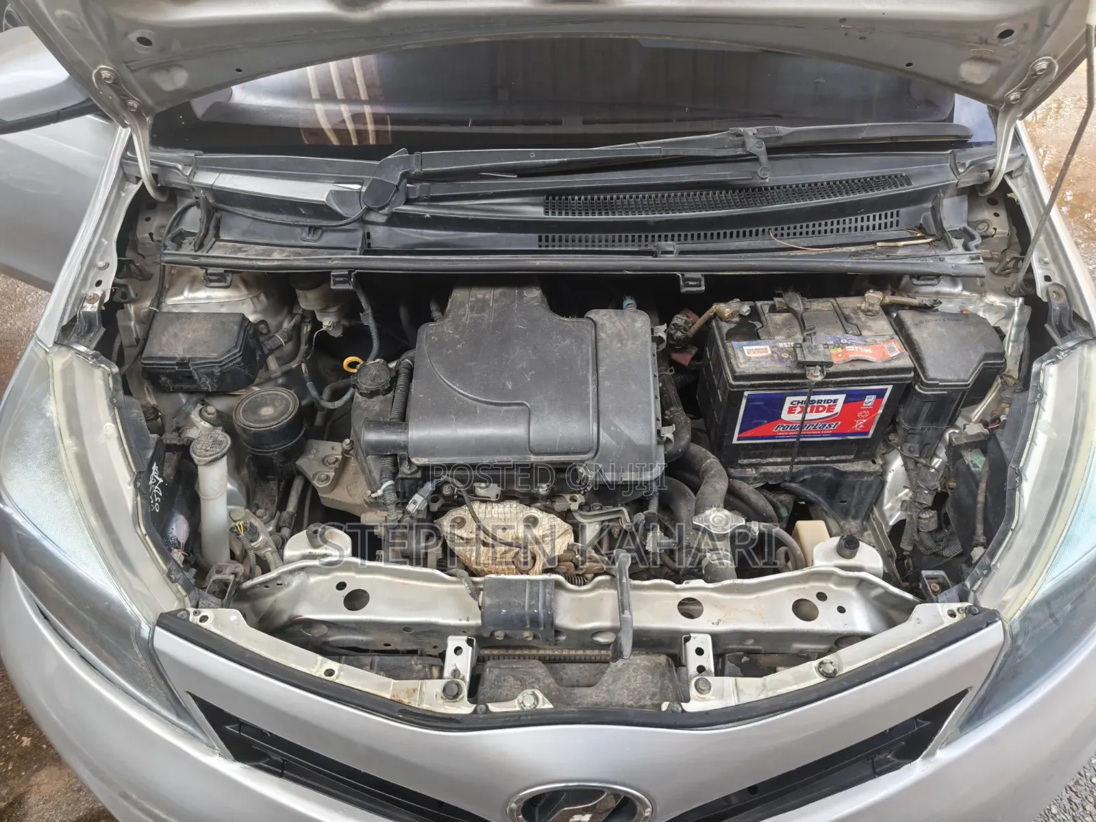 Toyota Vitz 2014 Silver