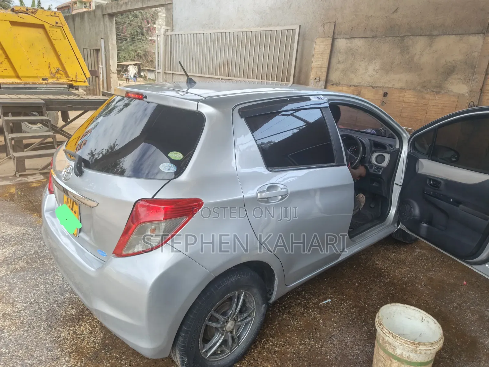 Toyota Vitz 2014 Silver