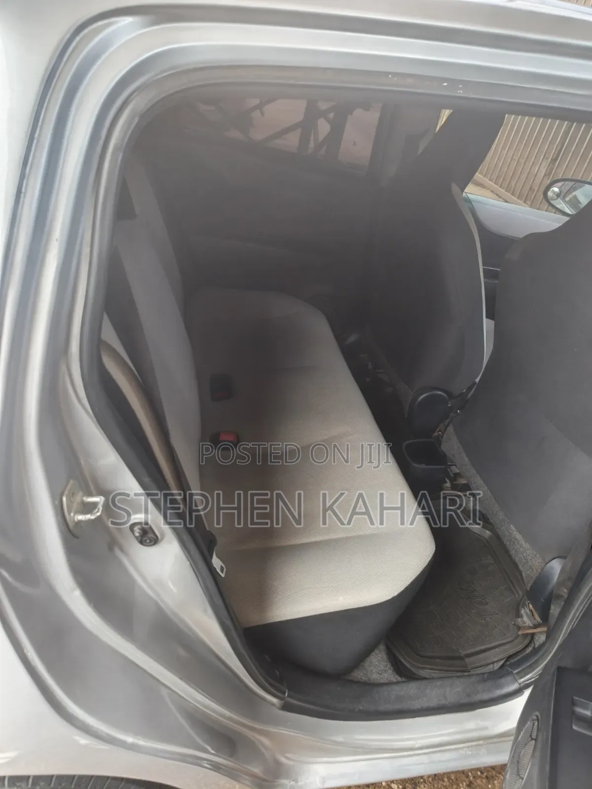 Toyota Vitz 2014 Silver