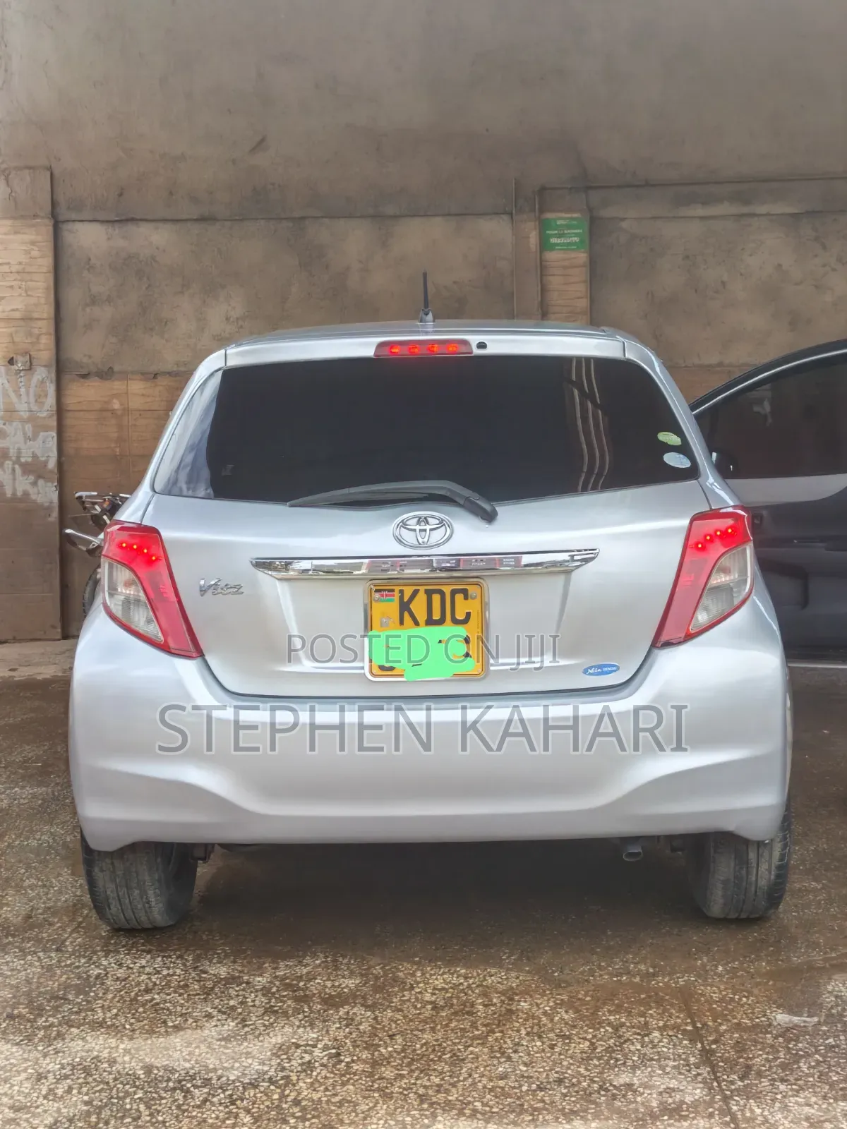 Toyota Vitz 2014 Silver