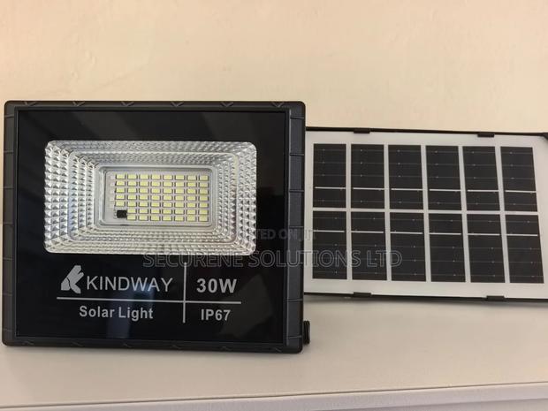 30W Solar Light Is an IP67 Waterproof Outdoor LED Floodlight