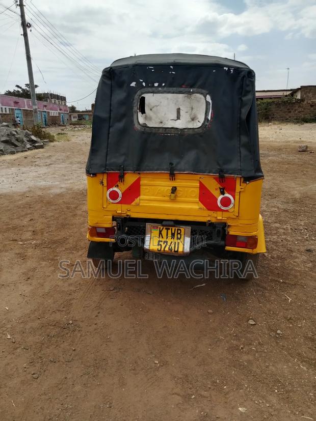 Piaggio Scooter 2018 Yellow - thumbnail 6