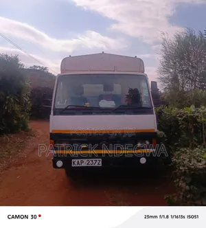 Tata 713 .