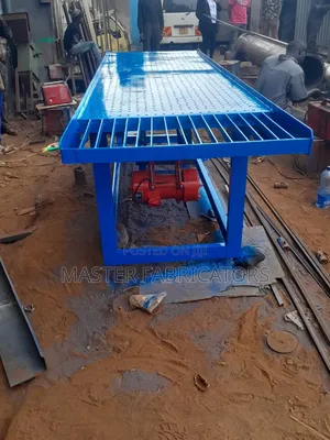 Vibrating Table