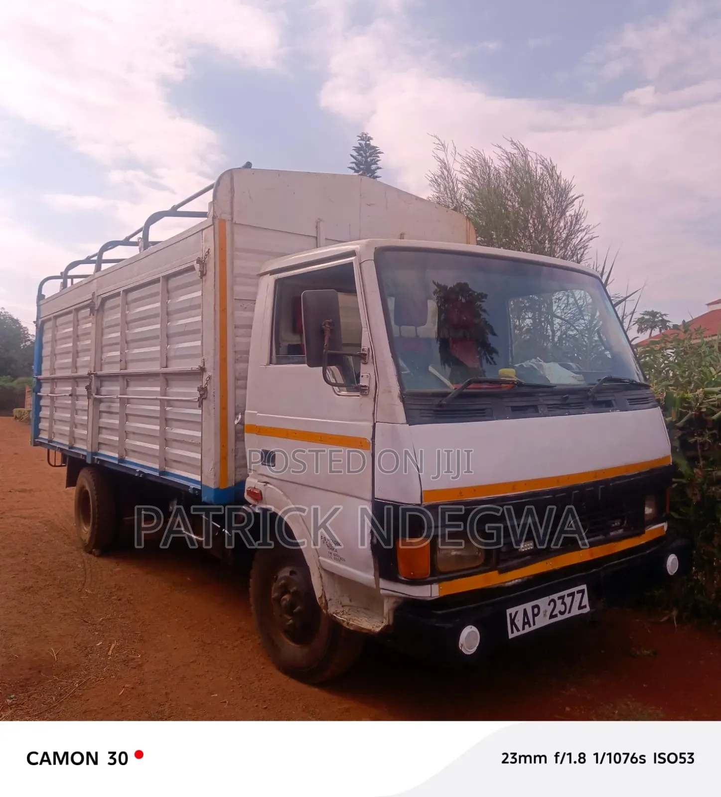 Tata 713 .