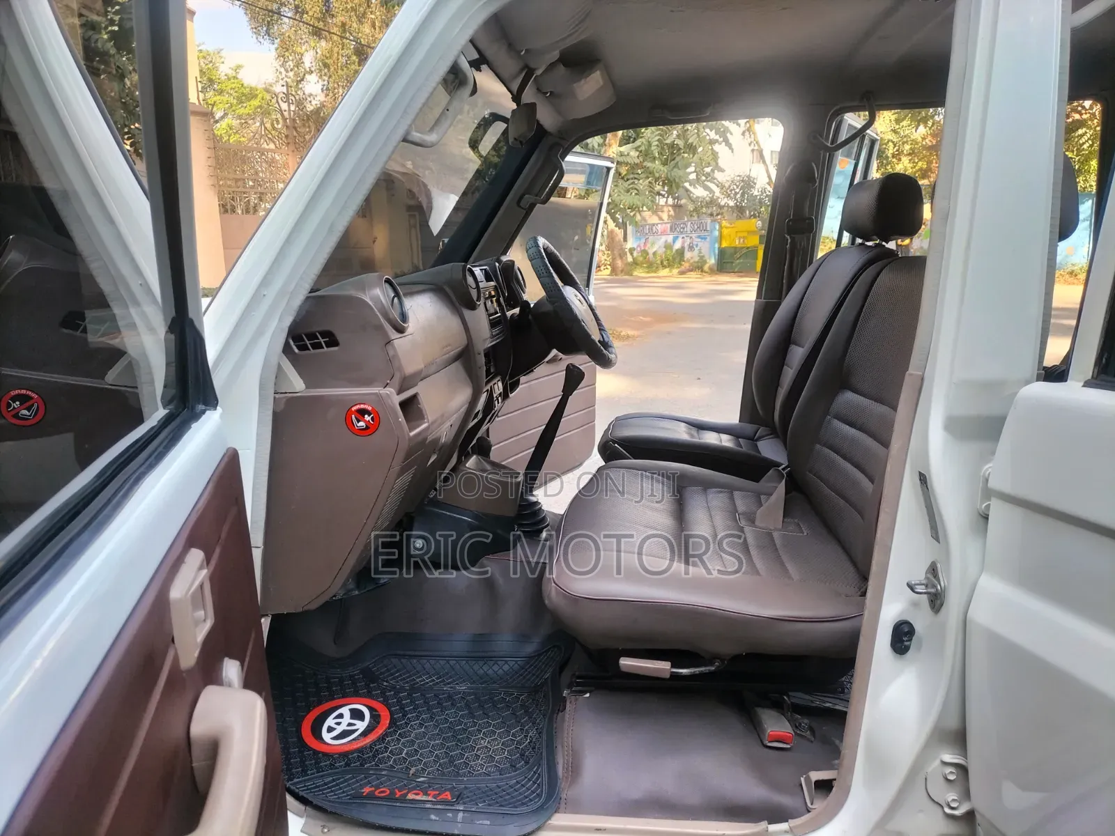 Toyota Land Cruiser 2012 White