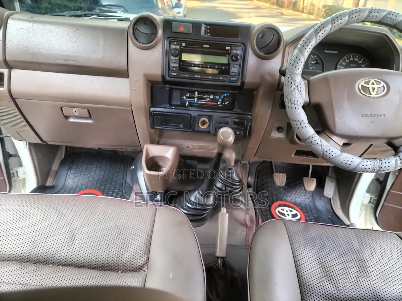 Toyota Land Cruiser 2012 White