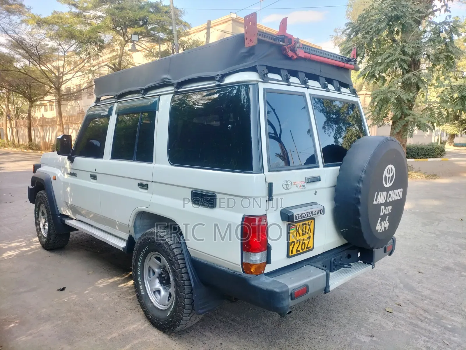 Toyota Land Cruiser 2012 White